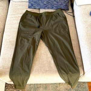 Vuori men’s Joggers